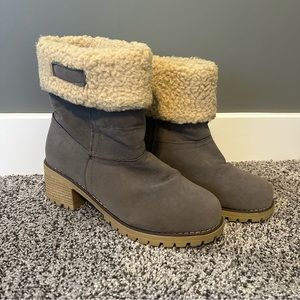 Sherpa Lined Ankle Boots Grey